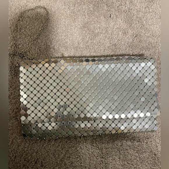 Silver clutch with chain - Picture 1 of 7